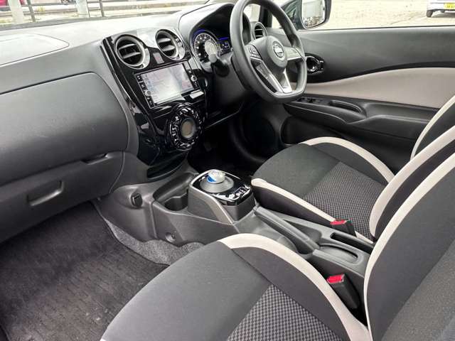 日産 ノート １．２ Ｅ－ＰＯＷＥＲ Ｘ H29年 (甲信越・北陸) 99