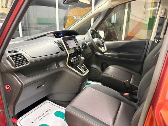 日産 セレナ ２．０ ハイウェイスター Ｖセレクション H29年 (関東) 99