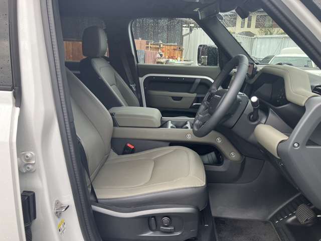 ランドローバー ディフェンダー １１０ Ｘダイナミック ＳＥ ２．０Ｌ Ｐ３００ ４ＷＤ R7年 (近畿) 99