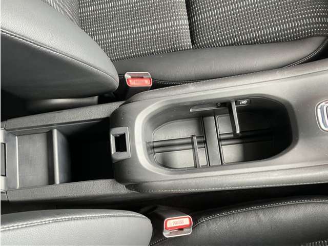 ホンダ ヴェゼル １．５ Ｓ H26年 (近畿) 99