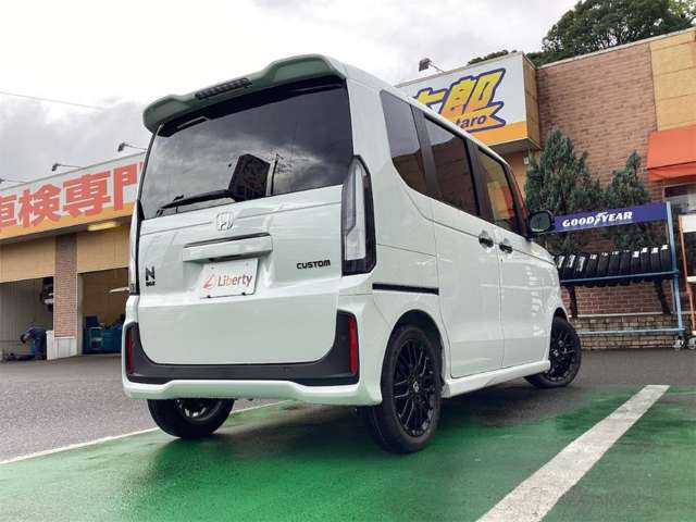 ホンダ Ｎ　ＢＯＸ カスタム ６６０ ターボ ブラック スタイル R8年 (近畿) 99