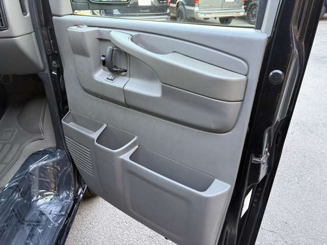 シボレー エクスプレス ５．３ ４ＷＤ H18年 (東北) 99