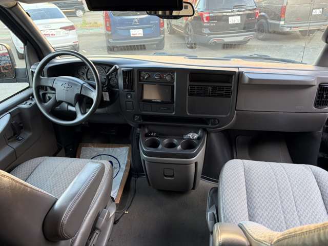 シボレー エクスプレス ５．３ ４ＷＤ H18年 (東北) 99
