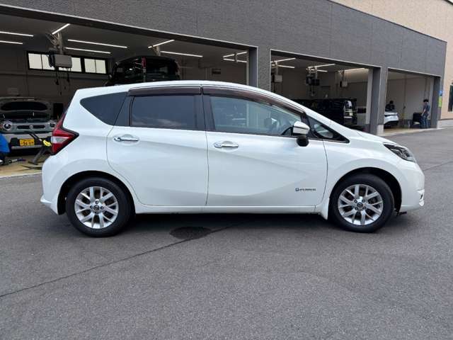 日産 ノート １．２ Ｅ－ＰＯＷＥＲ Ｘ H30年 (近畿) 99