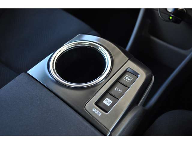 トヨタ プリウスΑ １．８ Ｓ チューン ブラック H26年 (近畿) 99