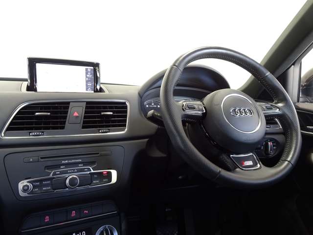 アウディ Ｑ３ ２．０ ＴＦＳＩ クワトロ ２１１ＰＳ Ｓラインパッケージ ４ＷＤ H24年 (関東) 99
