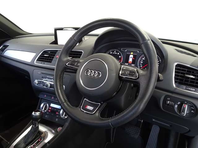 アウディ Ｑ３ ２．０ ＴＦＳＩ クワトロ ２１１ＰＳ Ｓラインパッケージ ４ＷＤ H24年 (関東) 99