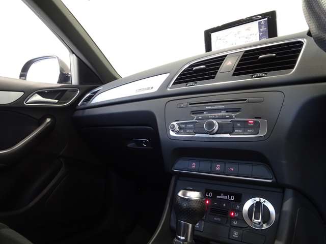 アウディ Ｑ３ ２．０ ＴＦＳＩ クワトロ ２１１ＰＳ Ｓラインパッケージ ４ＷＤ H24年 (関東) 99