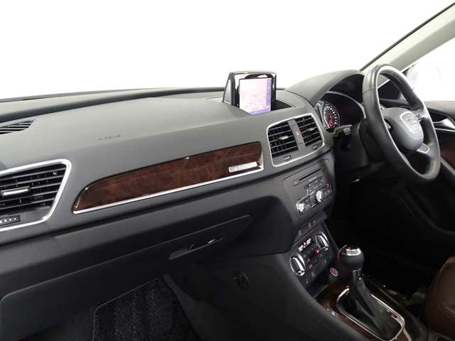 アウディ Ｑ３ ２．０ ＴＦＳＩ クワトロ ２１１ＰＳ ４ＷＤ H25年 (関東) 99