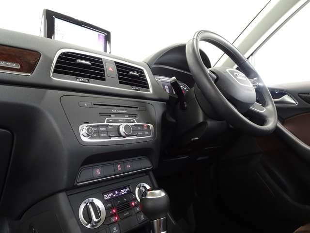 アウディ Ｑ３ ２．０ ＴＦＳＩ クワトロ ２１１ＰＳ ４ＷＤ H25年 (関東) 99