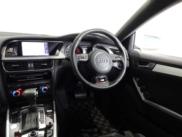 アウディ Ａ５　スポーツバック ２．０ ＴＦＳＩ クワトロ Ｓラインパッケージ ４ＷＤ H24年 (関東) 99