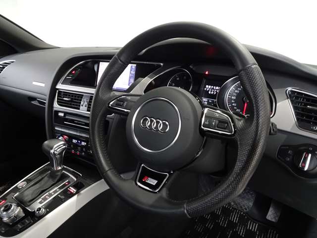 アウディ Ａ５　スポーツバック ２．０ ＴＦＳＩ クワトロ Ｓラインパッケージ ４ＷＤ H24年 (関東) 99