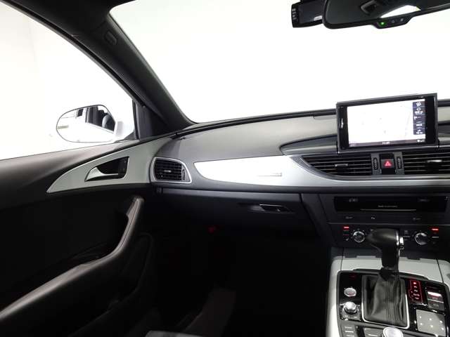 アウディ Ａ６　アバント ２．８ ＦＳＩ クワトロ Ｓラインパッケージ ４ＷＤ H25年 (関東) 99