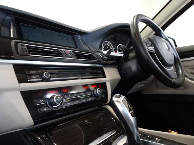 ＢＭＷ ５シリーズ アクティブハイブリッド５　ラグジュアリー H27年 (関東) 99