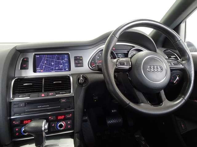 アウディ Ｑ７ ３．０ ＴＦＳＩ クワトロ Ｓラインパッケージ ４ＷＤ H24年 (関東) 99