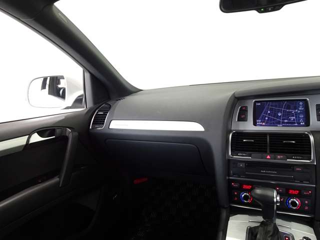 アウディ Ｑ７ ３．０ ＴＦＳＩ クワトロ Ｓラインパッケージ ４ＷＤ H24年 (関東) 99