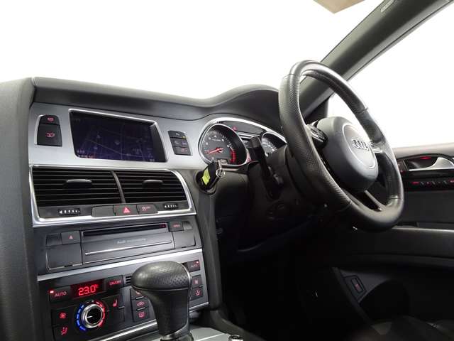 アウディ Ｑ７ ３．０ ＴＦＳＩ クワトロ Ｓラインパッケージ ４ＷＤ H24年 (関東) 99