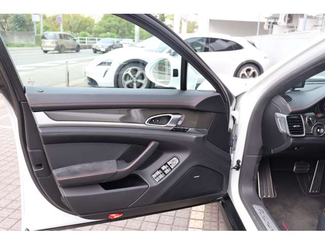 ポルシェ パナメーラ ＧＴＳ ＰＤＫ ４ＷＤ H26年 (東海) 99