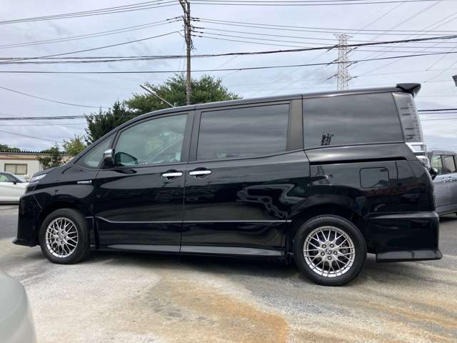 トヨタ ヴォクシー １．８ ハイブリッド ＺＳ 煌ＩＩ R1年 (関東) 99