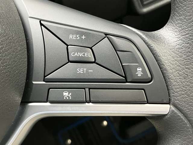 日産 ノート １．２ Ｅ－ＰＯＷＥＲ Ｘ H30年 (関東) 99