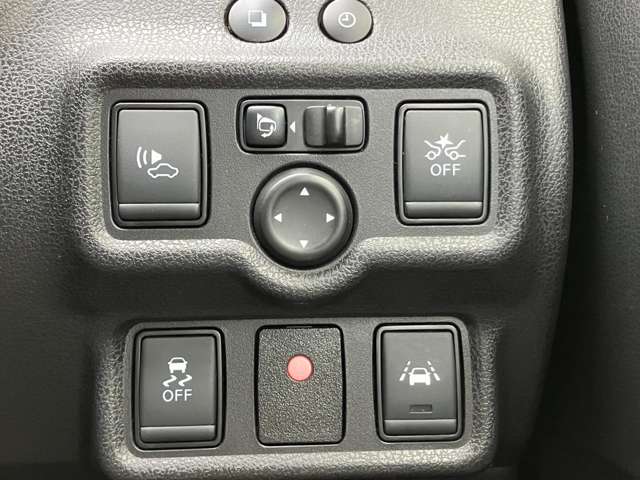 日産 ノート １．２ Ｅ－ＰＯＷＥＲ Ｘ H30年 (関東) 99