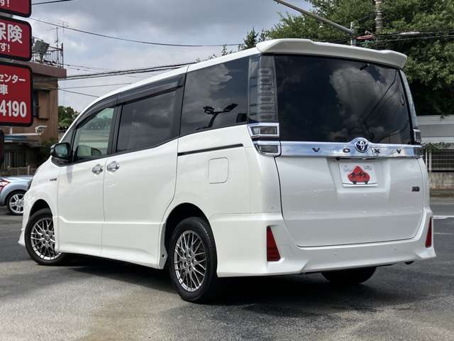 トヨタ ヴォクシー １．８ ハイブリッド ＺＳ 煌ＩＩ R1年 (関東) 99