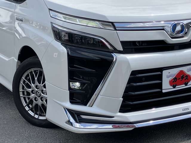 トヨタ ヴォクシー １．８ ハイブリッド ＺＳ 煌ＩＩ R1年 (関東) 99