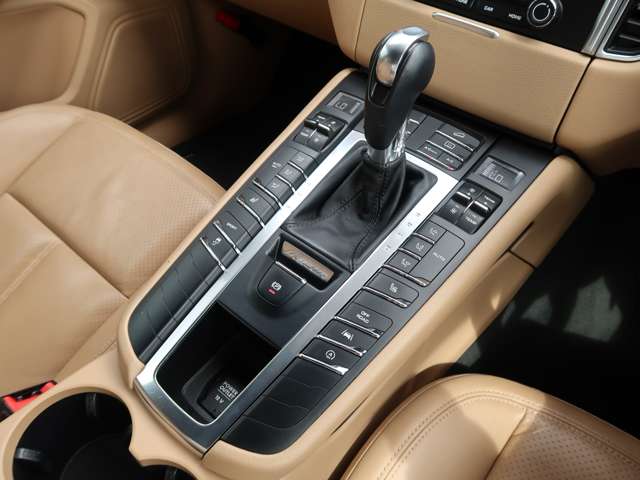 ポルシェ マカン ＰＤＫ ４ＷＤ H28年 (関東) 99