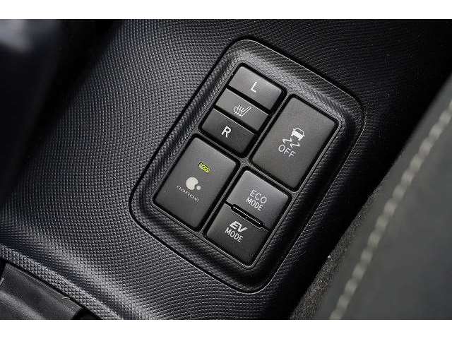 トヨタ アクア １．５ Ｓ スタイルブラック R1年 (関東) 99