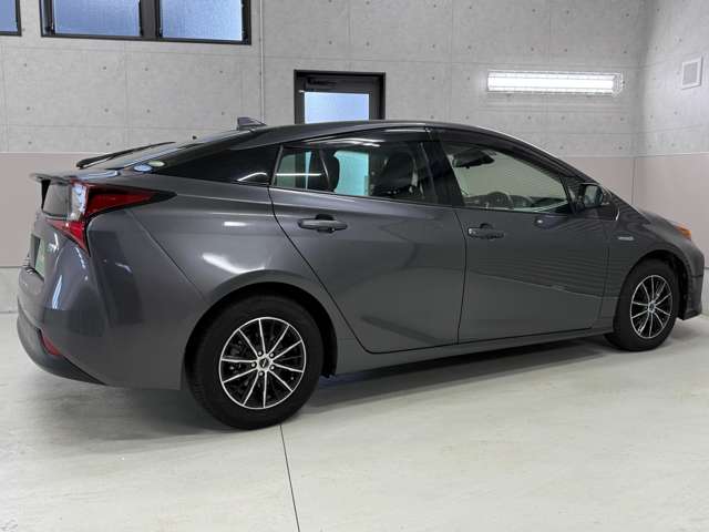 トヨタ プリウス １．８ Ｓ R1年 (東北) 99