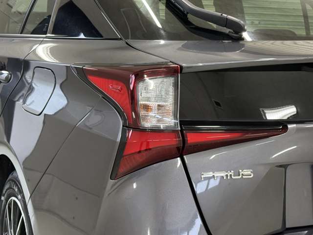 トヨタ プリウス １．８ Ｓ R1年 (東北) 99