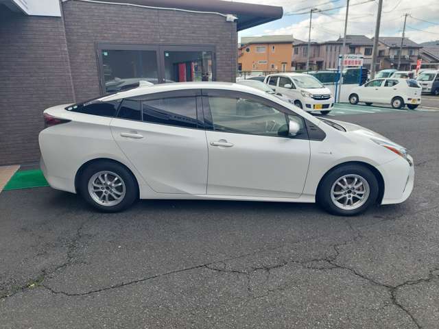 トヨタ プリウス １．８ Ｓ H28年 (近畿) 99