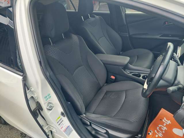 トヨタ プリウス １．８ Ｓ H28年 (近畿) 99