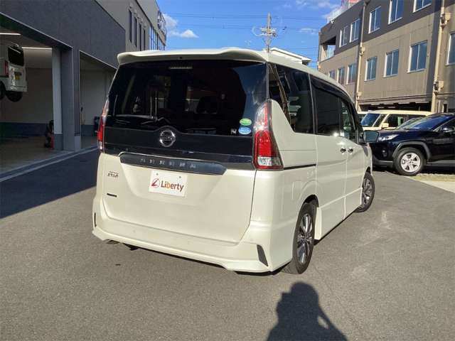 日産 セレナ ２．０ ハイウェイスター ＶセレクションＩＩ R1年 (近畿) 99