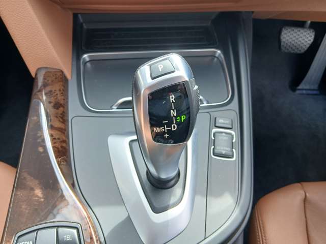 ＢＭＷ ３シリーズ ３２０ｄ　ラグジュアリー H28年 (近畿) 99