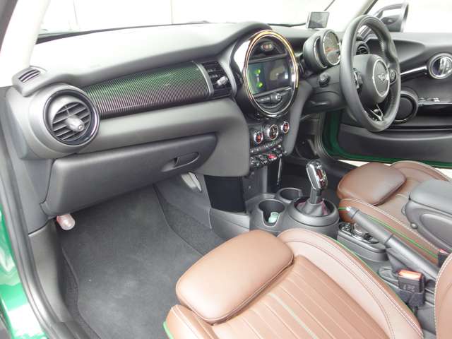 ミニ ミニ クーパーＳ ３ドア ６０イヤーズ エディション ＤＣＴ R1年 (東海) 99