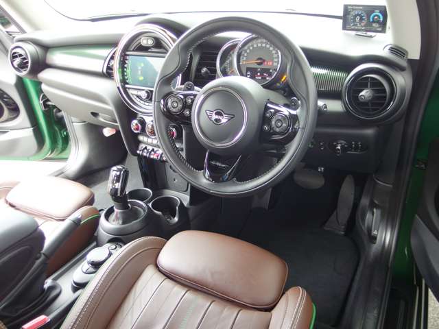 ミニ ミニ クーパーＳ ３ドア ６０イヤーズ エディション ＤＣＴ R1年 (東海) 99