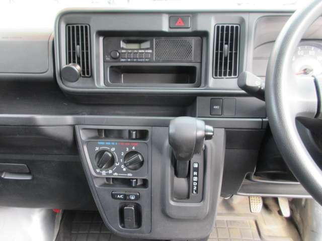 ダイハツ ハイゼットカーゴ ６６０ デラックス ＳＡＩＩＩ ハイルーフ ４ＷＤ R2年 (東海) 99