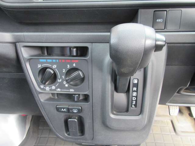 ダイハツ ハイゼットカーゴ ６６０ デラックス ＳＡＩＩＩ ハイルーフ ４ＷＤ R2年 (東海) 99