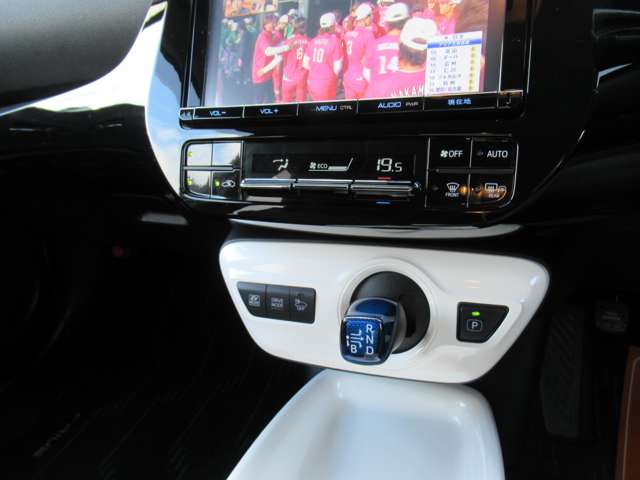トヨタ プリウス １．８ Ａ Ｅ－ＦＯＵＲ ４ＷＤ H28年 (北海道) 99