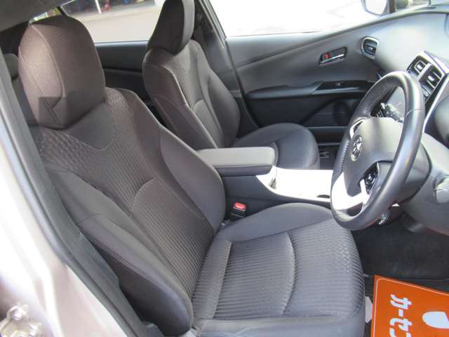 トヨタ プリウス １．８ Ａ Ｅ－ＦＯＵＲ ４ＷＤ H28年 (北海道) 99