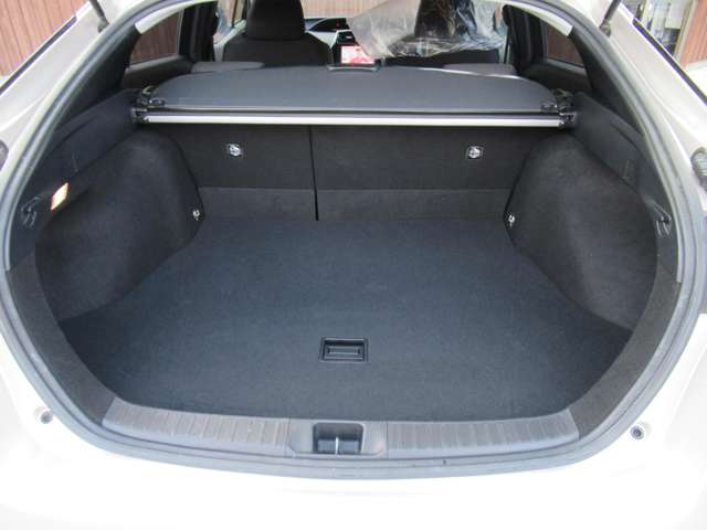 トヨタ プリウス １．８ Ａ Ｅ－ＦＯＵＲ ４ＷＤ H28年 (北海道) 99