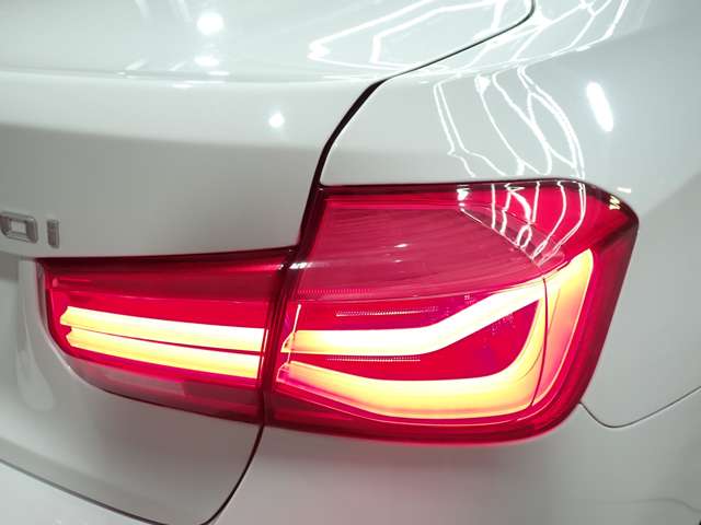 ＢＭＷ ３シリーズ ３２０ｉ　ラグジュアリー H29年 (九州・沖縄) 99