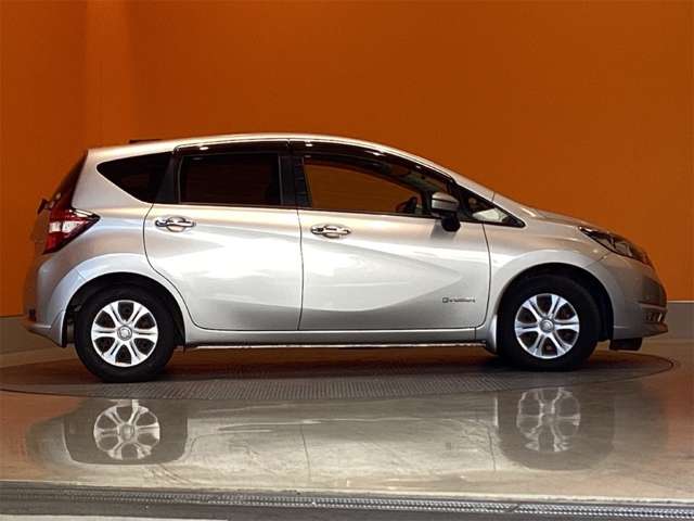 日産 ノート １．２ Ｅ－ＰＯＷＥＲ Ｘ H30年 (近畿) 99