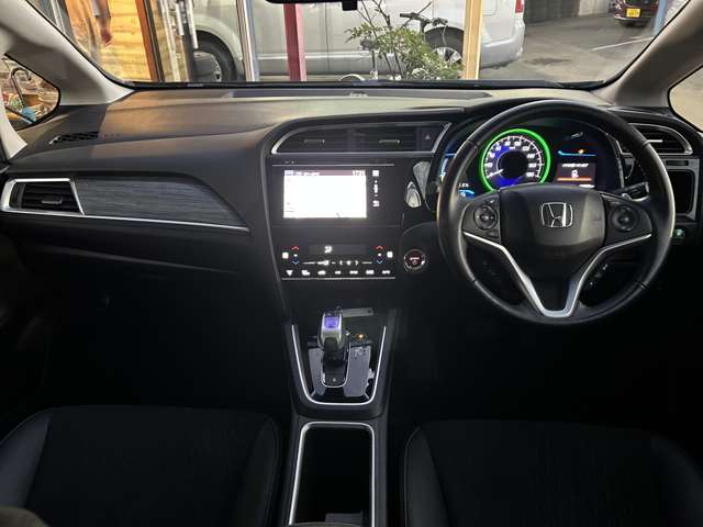 ホンダ シャトル １．５ ハイブリッド Ｚ H27年 (関東) 99