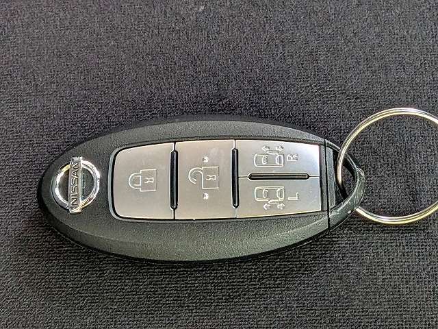 日産 セレナ ２．０ ２０Ｘ Ｖセレクション＋ＳＡＦＥＴＹ Ｓ－ＨＹＢＲＩＤ H27年 (関東) 99