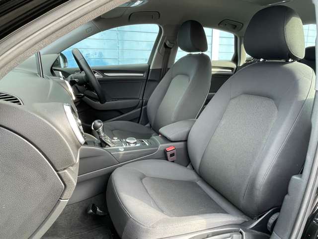 アウディ Ａ３　セダン ３０　ＴＦＳＩ R2年 () 99