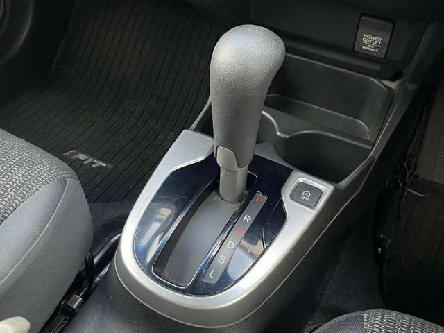ホンダ フィット １．３ １３Ｇ Ｆパッケージ H25年 () 99