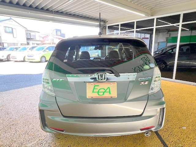 ホンダ フィット　ハイブリッド １．５ ＲＳ ファインスタイル H25年 (関東) 99