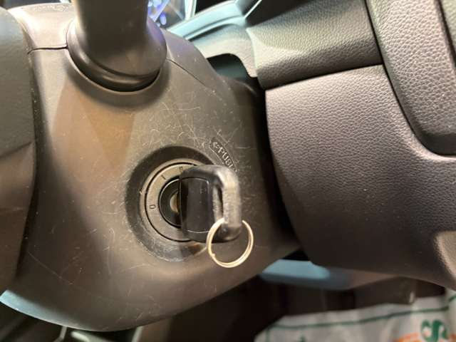 ホンダ フィット １．３ １３Ｇ H27年 (近畿) 99